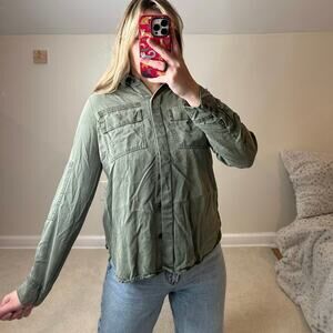 Vince Camuto: Army Green Relaxed Long Sleeve Button Down Blouse